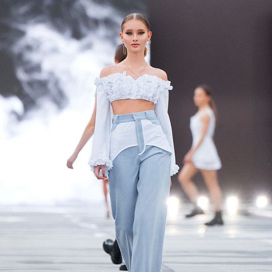 TÁTI X CARTEL SUMMER SHOW