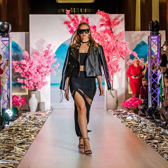 Показ новой коллекции бренда UNEED