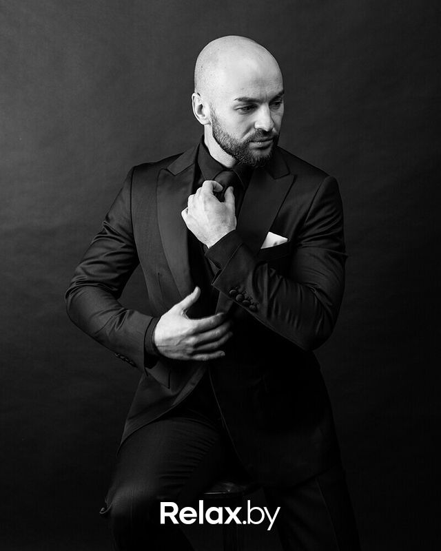 Юрий Шах Ведущий и вокалист Юрий Шах - фото 7695018