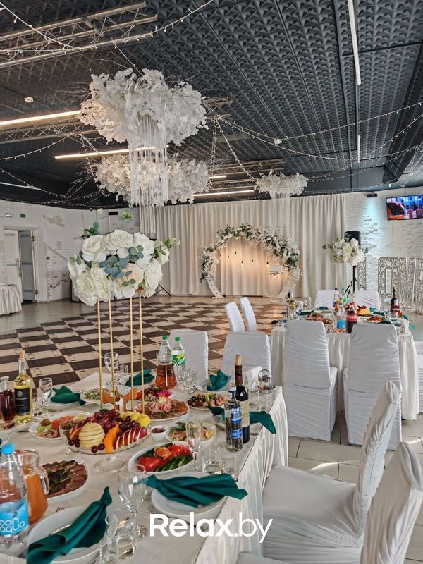 Банкетный зал Ресторан «Зеленый луг» - фото 7886260