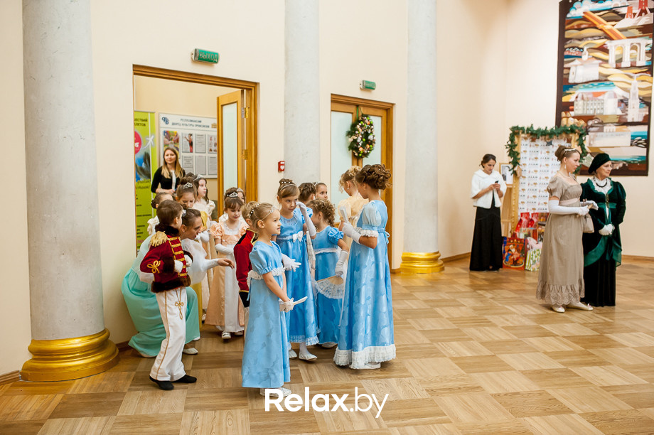 Семейный рождественский благотворительный бал Академии мюзикла "Ревю" - "Наши сердца", фото № 2