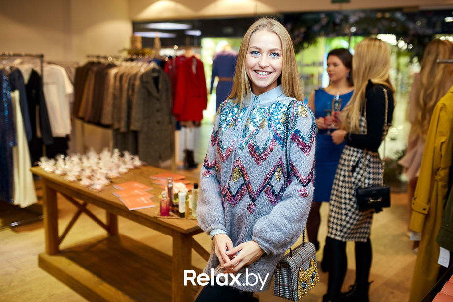 Открытие витрины бренда французской косметики Delarom Paris в магазине «Канцэпт Крама», фото № 33