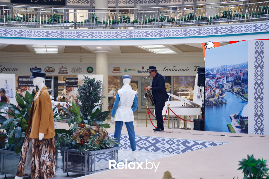 Время Искусства в ТЦ Столица: Мода, природа и поэзия, фото № 3