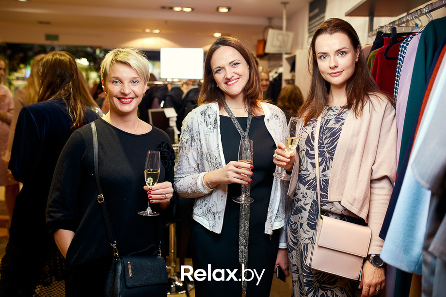 Открытие витрины бренда французской косметики Delarom Paris в магазине «Канцэпт Крама», фото № 23