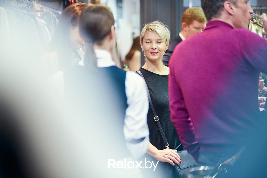 Открытие витрины бренда французской косметики Delarom Paris в магазине «Канцэпт Крама», фото № 73