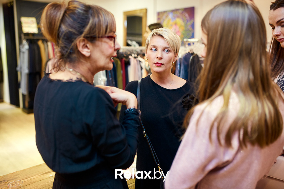 Открытие витрины бренда французской косметики Delarom Paris в магазине «Канцэпт Крама», фото № 102