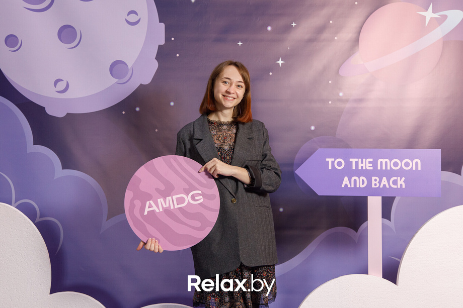 To The Moon & Back, фото № 2