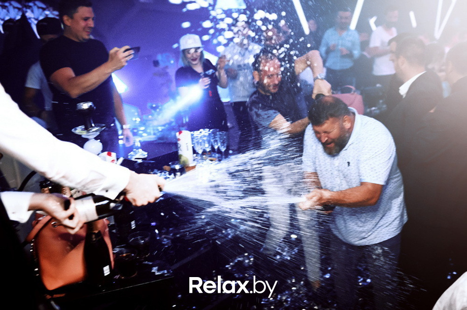 Champagne Showers, фото № 5