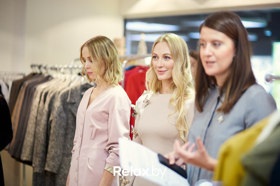 Открытие витрины бренда французской косметики Delarom Paris в магазине «Канцэпт Крама», фото № 46