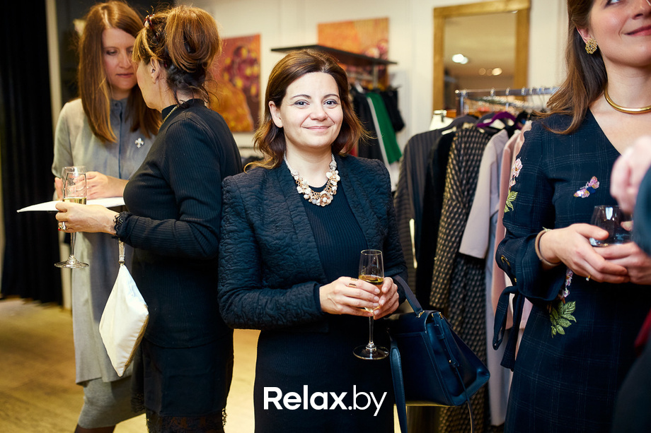 Открытие витрины бренда французской косметики Delarom Paris в магазине «Канцэпт Крама», фото № 30