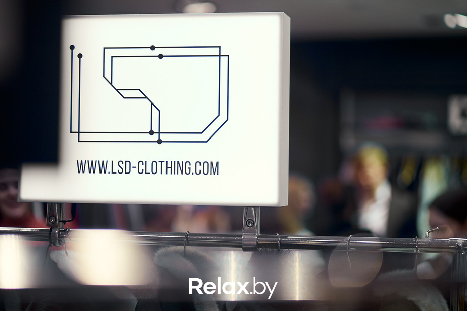 Открытие витрины бренда французской косметики Delarom Paris в магазине «Канцэпт Крама», фото № 38