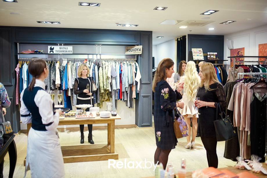 Открытие витрины бренда французской косметики Delarom Paris в магазине «Канцэпт Крама», фото № 4