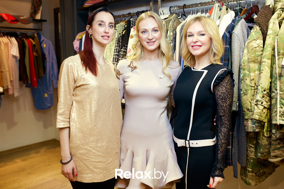 Открытие витрины бренда французской косметики Delarom Paris в магазине «Канцэпт Крама», фото № 95