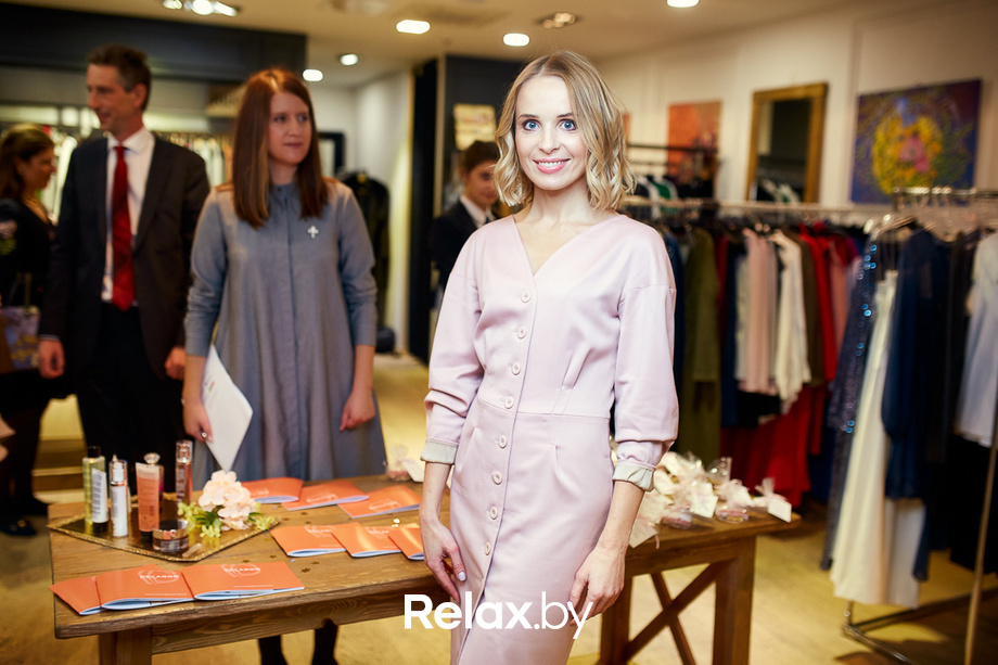 Открытие витрины бренда французской косметики Delarom Paris в магазине «Канцэпт Крама», фото № 17