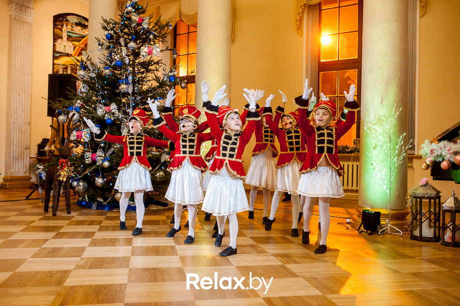 Семейный рождественский благотворительный бал Академии мюзикла "Ревю" - "Наши сердца", фото № 125