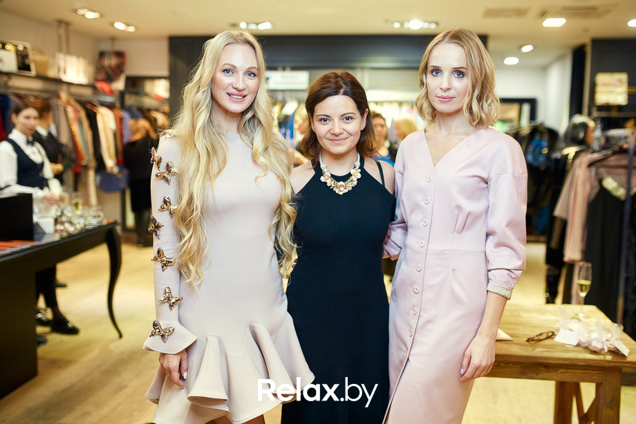 Открытие витрины бренда французской косметики Delarom Paris в магазине «Канцэпт Крама», фото № 113