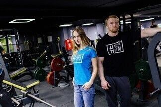 На Лопатина открылся тренажерный зал «Клюква GYM» с фотозоной, дизайнерскими светильниками и бесплатным пробным занятием