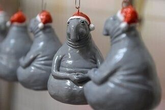 Мем-елка. Белорусская фабрика выпустила елочные игрушки со «Ждуном»