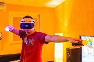 Новые миры, танцы и рок-музыка — чем заняться в новом игровом пространстве Knopki