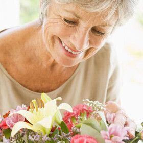 Как оригинально поздравить бабушку с днем рождения?