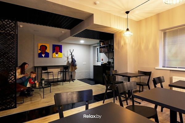 Фотофакт: на Алибегова открылась белорусскоязычная кофейня «Апостраф Кава»