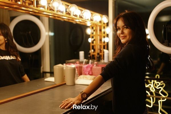 На Сторожевской, 8 открылся салон красоты, где гостям подают ПП-десерты