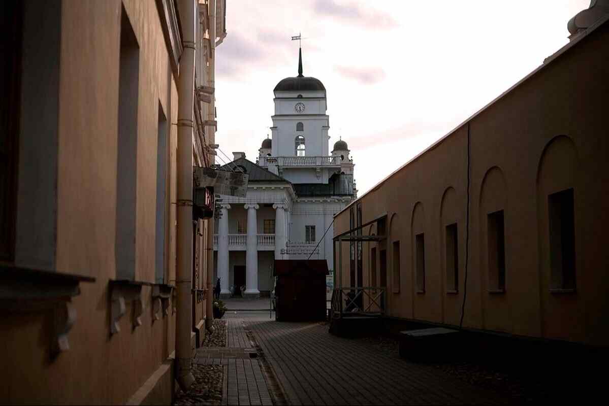 Разнообразная подборка объединила джаз, театр, полезную лекцию и мафию. Куда пойти в будни в Минске?