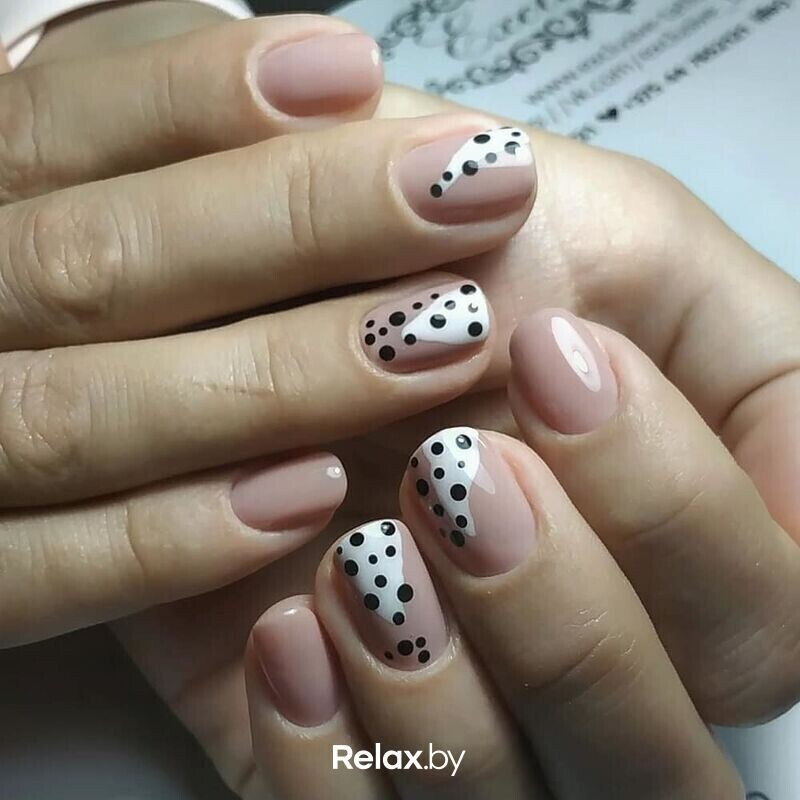 маникюр в горошек