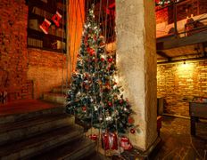 Бар-кальянная HookahPlace Lounge Bar Yakuba Kolasa (ХукаПлейс Лаунж Бар Якуба Коласа), Новогодний интерьер - фото 10