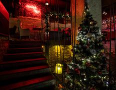 Бар-кальянная HookahPlace Lounge Bar Yakuba Kolasa (ХукаПлейс Лаунж Бар Якуба Коласа), Новогодний интерьер - фото 2