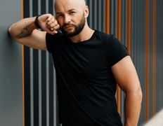 Ведущий и вокалист Юрий Шах, Юрий Шах - фото 2