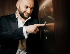 Ведущий и вокалист Юрий Шах, Юрий Шах - фото 5