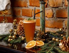 Бар-кальянная HookahPlace Lounge Bar Yakuba Kolasa (ХукаПлейс Лаунж Бар Якуба Коласа), Новогодний интерьер - фото 11