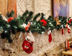 Бар-кальянная HookahPlace Lounge Bar Yakuba Kolasa (ХукаПлейс Лаунж Бар Якуба Коласа), Новогодний интерьер - фото 12