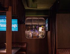 Бар Friends&dogs (Френдс&догс), Интерьер - фото 18