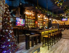 Гастробар Honky Tonk Piano Bar (Хонки Тонк Пиано Бар), Новогоднее оформление зала - фото 5