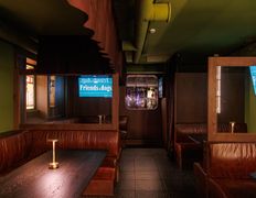 Бар Friends&dogs (Френдс&догс), Интерьер - фото 13