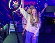 Развлекательный центр Neon park (Неон парк), Наши гости - фото 1