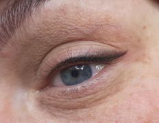 Салон красоты Да-студия, Перманентный макияж глаз - фото 1