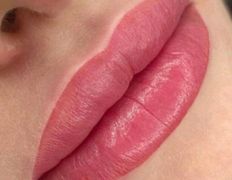 Салон красоты Да-студия, Перманентный макияж губ - фото 9