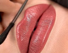 Имидж-студия Мажорка, Перманентный макияж губ - фото 1