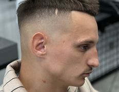 null LAB barbershop (ЛАБ барбершоп), Стрижка ножницами - фото 6