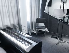 Музыкальная школа Black Line School (Блэк Лайн Скул), Интерьер - фото 11