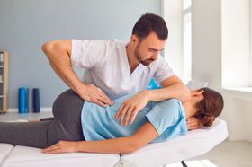 Новая услуга в центре — мануальная терапия