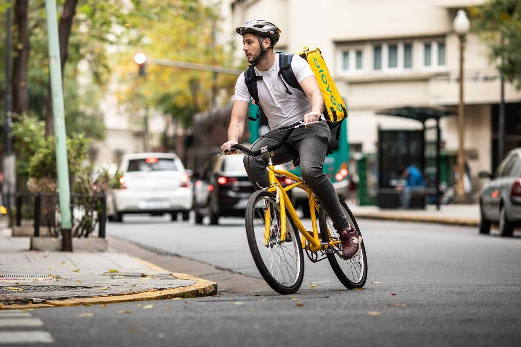 В Минск пришел испанский сервис быстрой доставки Glovo. Как он работает?