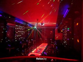 «Этот бизнес не про деньги, а про красоту и удовольствие», — владелец стриптиз-клуба о своей работе